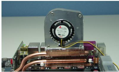 ASUS P5B DLX - Installer le ventilateur optionnel - 8