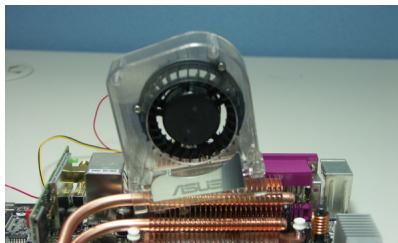 ASUS P5B DLX - Installer le ventilateur optionnel - 7