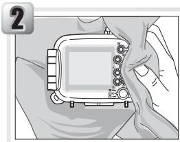 NIKON CAISSON ETANCHE WP-CP5-JUSQU-A 40 M DE PROFONDEUR - Spulen Sie das Unterwassergehäuse unter klarem Wasser ab - 1