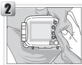 NIKON CAISSON ETANCHE WP-CP5-JUSQU-A 40 M DE PROFONDEUR - Wash the case in fresh water - 1