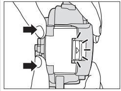 NIKON CAISSON ETANCHE WP-CP5-JUSQU-A 40 M DE PROFONDEUR - Latch the case - 1