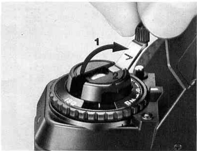 NIKON F301 - L'entrainement du film cesse automatiquement a la fin du film. - 4