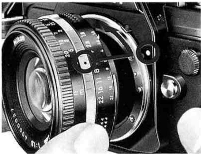 NIKON F301 - FIXATION DE L'OBJECTIF - 1