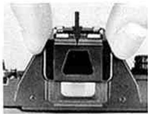 NIKON F301 - Fenetre-témoin de la cartouche du film - 3