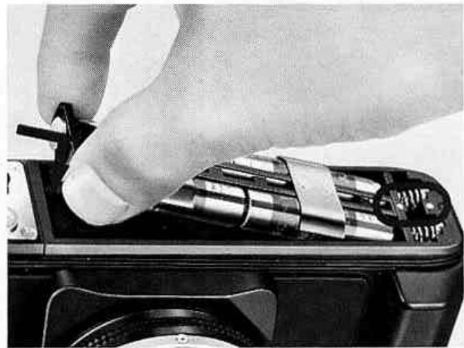 NIKON F301 - FIXATION DE L'OBJECTIF - 6