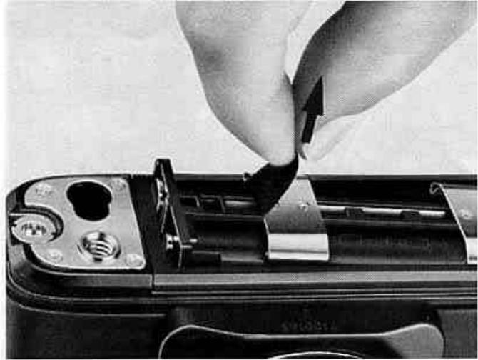 NIKON F301 - FIXATION DE L'OBJECTIF - 4