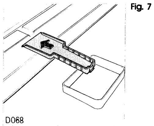 FAURE FRC280W-1 - N'utilise jamais de couteau ou d'objet métallique, vous risqueriez de déteriorer le circuit réfrigérant. - 1