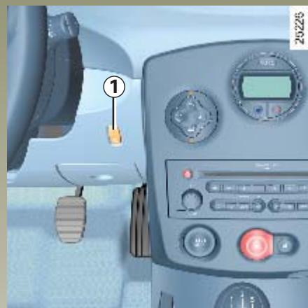 RENAULT CLIO 3 PHASE 1 - AIDE AU PARKING (suite) - 1