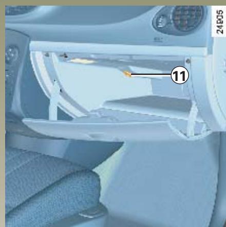RENAULT CLIO 3 PHASE 1 - RANGEMENTS / AMÉNAGEMENTS HABITACLE (suite) - 1