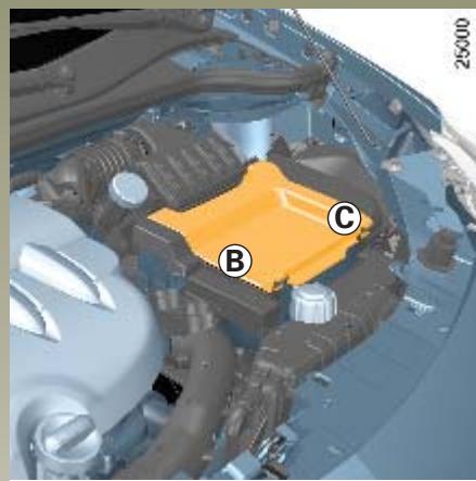 RENAULT CLIO 3 PHASE 1 - Accès à la batterie - 3