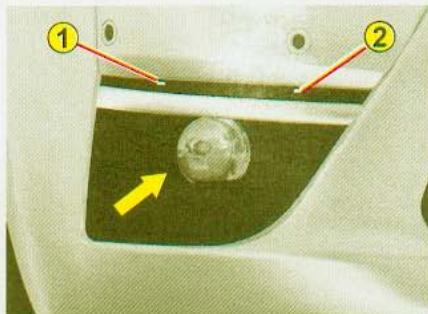 CITROEN C4 PICASSO 2006 - Répétiteur de clignotant dans les rétroviseurs - 1