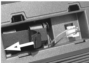 ROLAND FR-2B - Installer et extraire des piles - 2