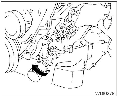 NISSAN FRONTIER 2004 - REEMPLACEMENT DU FILTRE À HUILE - 1