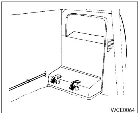 NISSAN FRONTIER 2004 - AVERTISSEMENT - 1