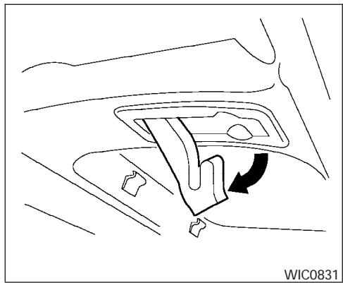 NISSAN QUEST 2006 - BAC DE RANGEMENT DE L'AIRE DE CHARGEMENT - 1