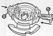 HASBRO BEYBLADE TRYGLE VFORCE - Mise en GARDE: ne te sers pas des toupies ou des arenas beyblade sur une table ou toute autre surface surelevée. - 12