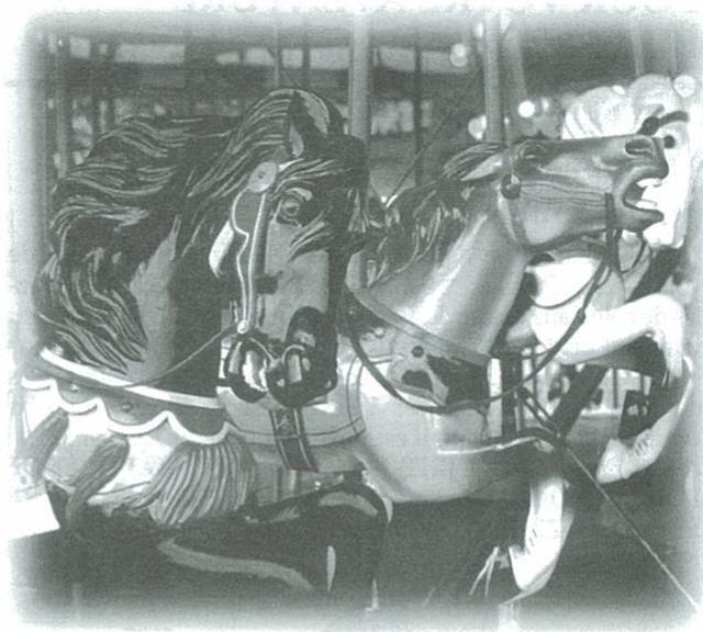 HASBRO GOLDEN CAROUSEL 3D PUZZLE - 1