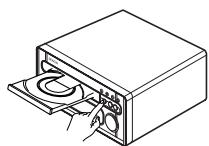 DENON RCD-M33 - Manipulation du plateau du disque: - 1