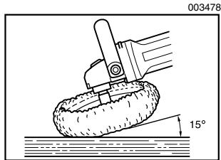 MAKITA 9227C - Opération de polissage - 1