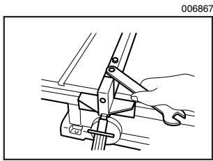MAKITA 2702 - Installation et réglage du garde-parallèle - 2