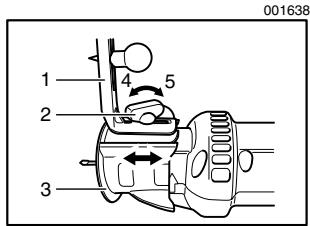 MAKITA 3706 - Installing vacuum cover with circular guide - 2