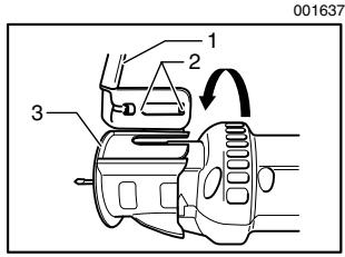 MAKITA 3706 - Instalación de la cubierta de la aspiradora con la guía circular - 1