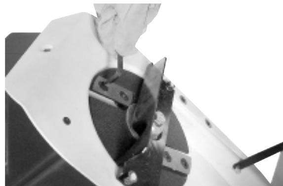 MCCULLOCH MCS2003 - 5-2. SHREDDING BLADES MAINTENANCE WARNING - 2