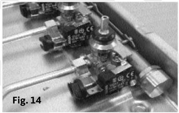 LISTO TABLE GAZ TG L4I - GRAISSAGE DES ROBINETS (voir fig. 14) - 1