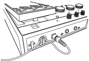 KORG AX10B - Lors d'une alimentation avec l'adaptateur secteur : - 1
