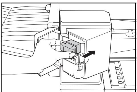 OLIVETTI D-COPIA 2200MF - Élimination d'un bourrage d'agrafes - 4
