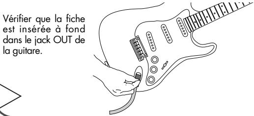 ZOOM TM-01 - Ouvrir le couvercle du compartiment à pile et insérer la pile dans ce dernier. - 2