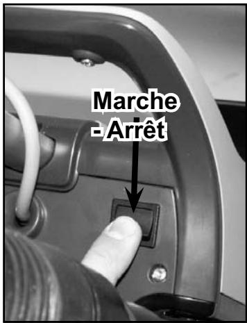 NILFISK 212 - REMARQUE! Débranchetz derniers le cordon d'alimentation avant toute opération de maintenance sur l'appareil. - 2