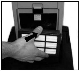 NILFISK 212 - REEMPLACEMENT DU Filtre HEPA - 3