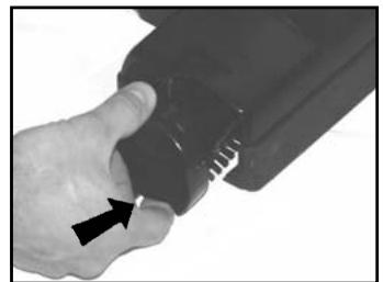 NILFISK 212 - REEMPLACEMENT OU NETTOYAGE DE LA BROSSE - 4