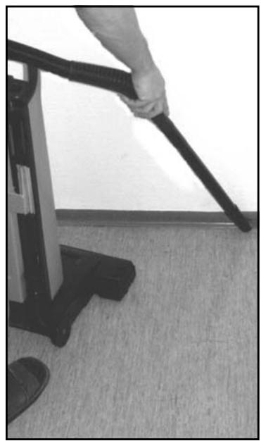 NILFISK 212 - NOTE! Always disconnect the power cord before performing any machine maintenance. - 7