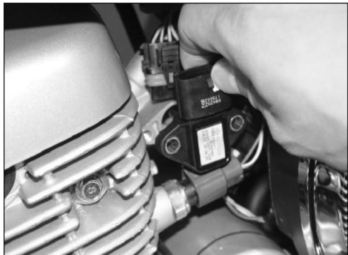 DAELIM EMS-ENGINE MANAGEMENT SYSTEM - ATTENTION AVANT DEMONTAGE COUPER LE CONTACT - 2