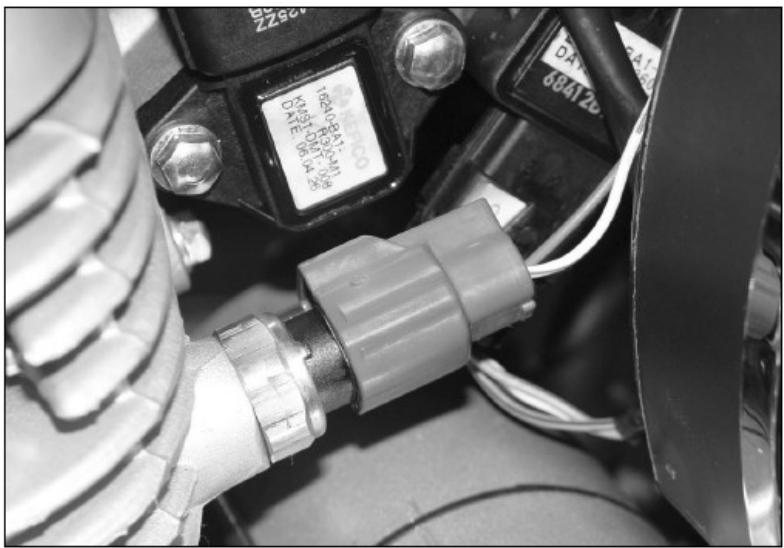 DAELIM EMS-ENGINE MANAGEMENT SYSTEM - ATTENTION AVANT DEMONTAGE COUPER LE CONTACT - 1