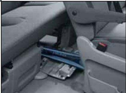 OPEL VIVARO TOUR - Opel vivaro tour. infodivertissement et comport. - 11
