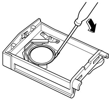 MAZDA 5 - Changement de la pile de la télécommande - 3