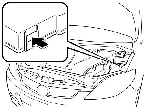 MAZDA 5 - Remplacement des fusibles sous le capot - 1