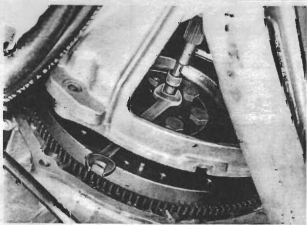 PORSCHE 924 - REEMPLACEMENT DE LA COURONNE DENTEE - 2