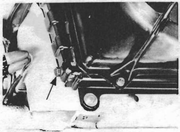 PORSCHE 924 - REEMPLACEMENT DU LIQUIDE DE REFROIDISSEMENT ET PURGE DU CIRCUIT DE REFROIDISSEMENT - 1