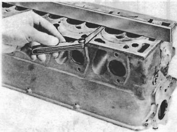 PORSCHE 924 - SURFACAGE DELA CULASSE - 1