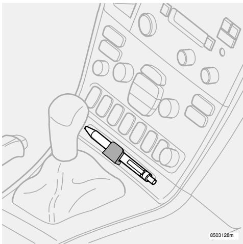VOLVO V70 - Compartiments de rangement avant - 1