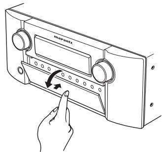 MARANTZ AV8003 - Ouverture et fermeture de la porte du panneau avant - 1