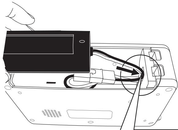 FOSTEX FR-2LE - 1) Otez le couvercle du compartiment à piles, sur le fond du FR-2LE. - 3