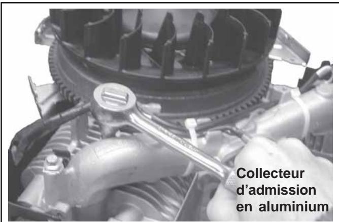 KOHLER CV20 - Dépose du collecteur d'admission - 1