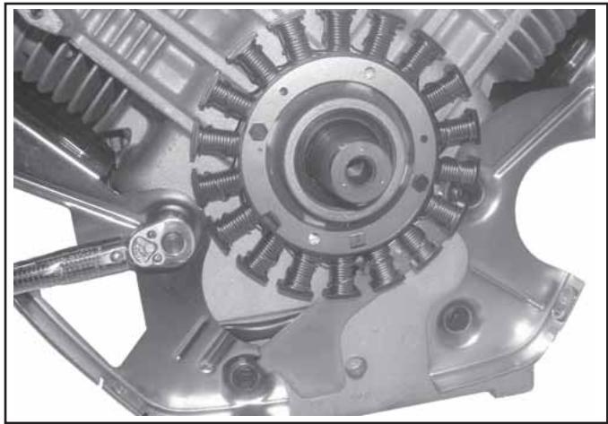 KOHLER CV20 - Installation du stator et des plaques de support - 3