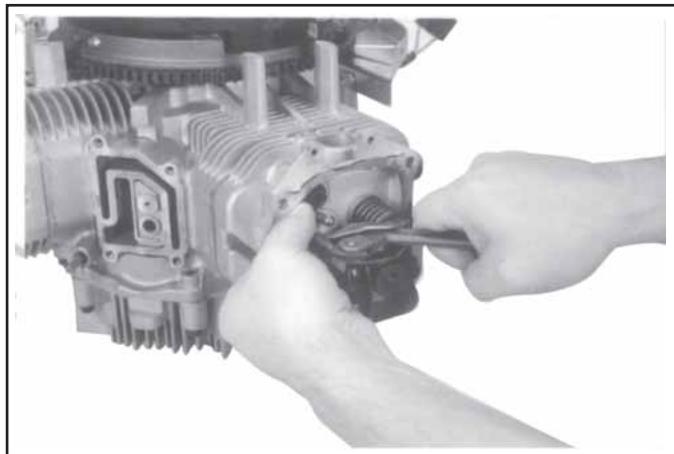 KOHLER CV20 - Installation des culbuteurs et des poussoirs - 3