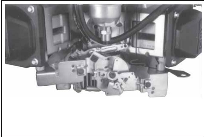 KOHLER CV20 - Dépose de l'axe de commande de l'accéléateur - 1